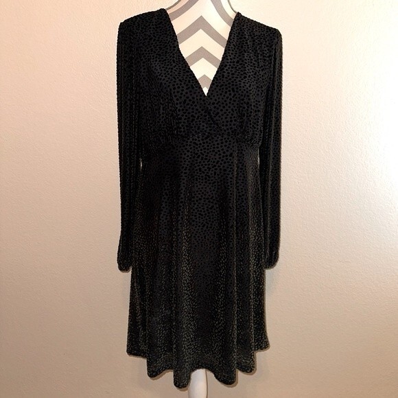 A New Day Green Velvet Dot Print V Neck Long Sleeve Empire Waist Mini Dress L - Picture 1 of 14